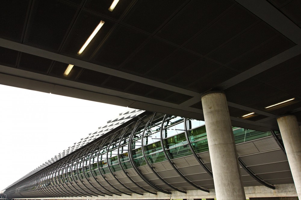 Fussgängertunnel am Flughafen LE